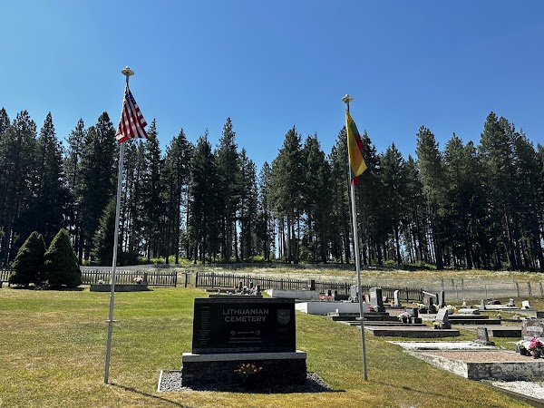 Roslyn Cemetery grounds