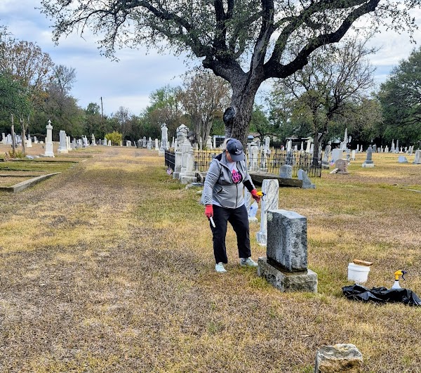 Round Rock Cemetery grounds