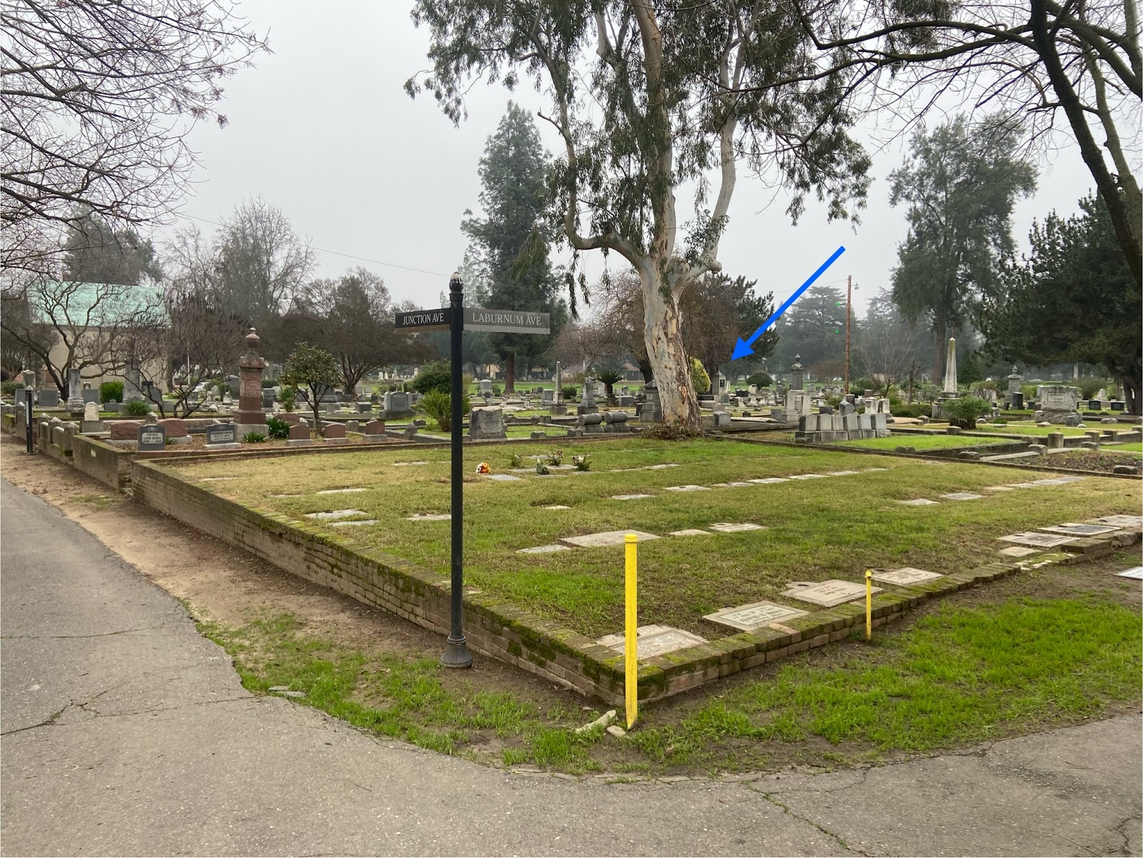 Sacramento Historic City Cemetery cemetery grounds and headstones