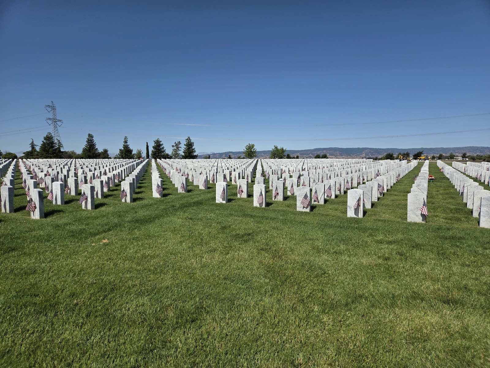 Sacramento Valley National Cemetery cemetery grounds and headstones