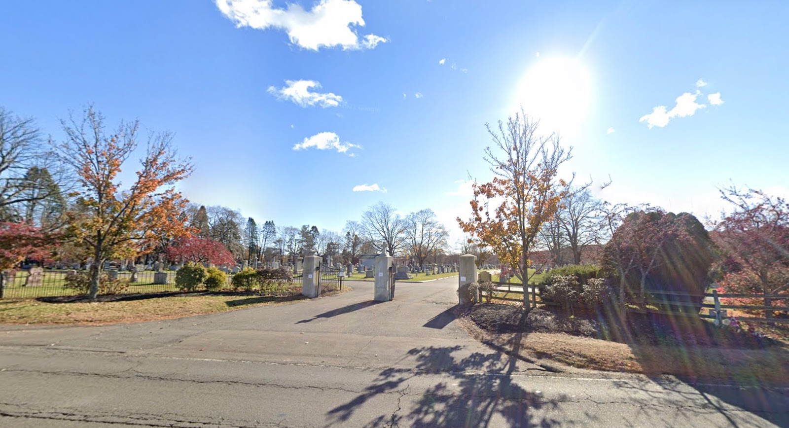 Saint Lawrence Cemetery cemetery grounds and headstones