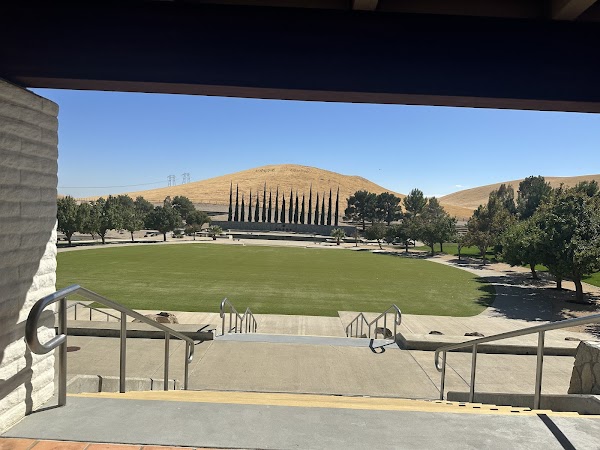 San Joaquín Valley National Cemetery grounds