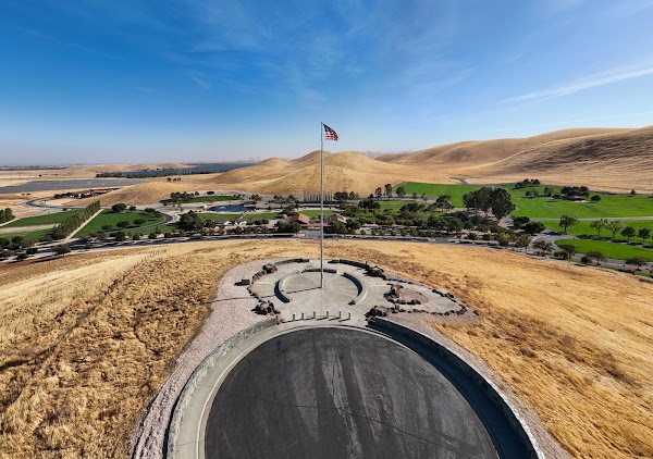 San Joaquín Valley National Cemetery grounds