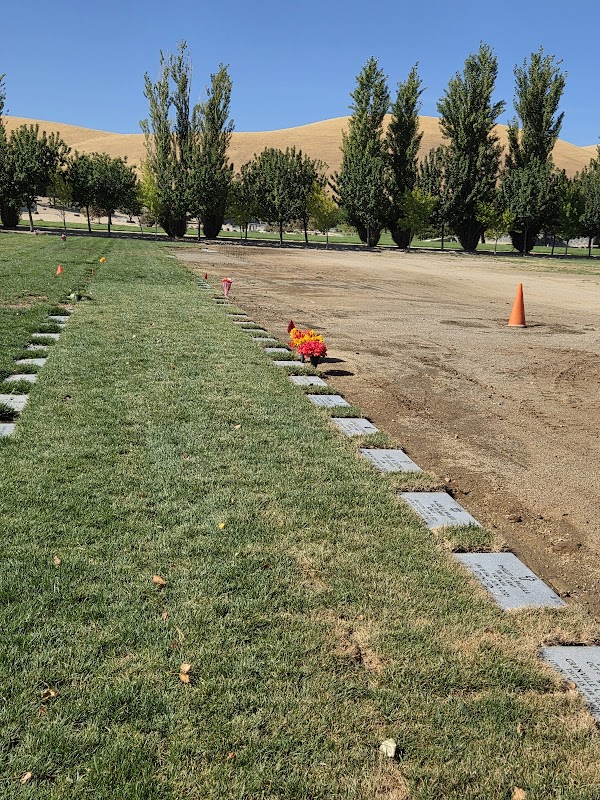 San Joaquín Valley National Cemetery grounds