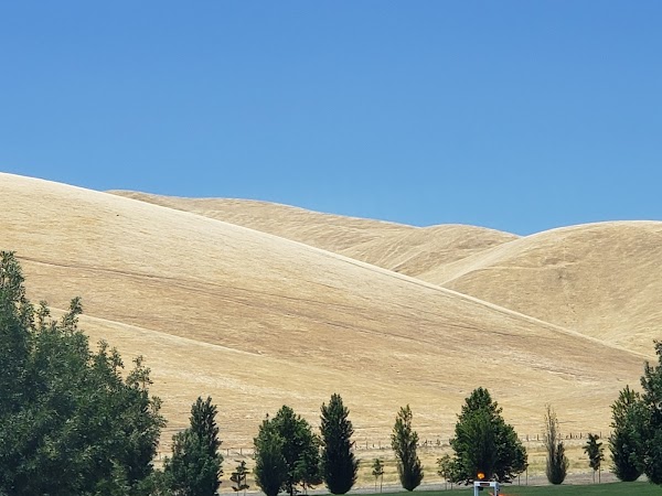 San Joaquín Valley National Cemetery grounds