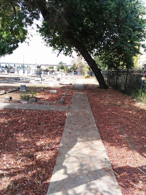 San Lorenzo Pioneer Cemetery grounds