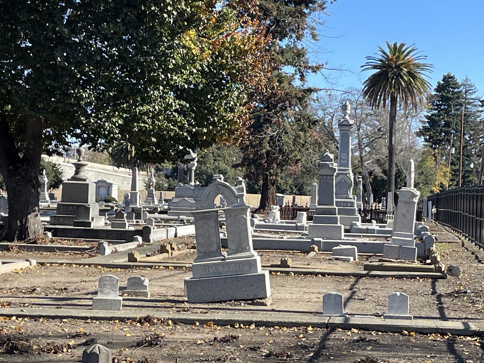 San Lorenzo Pioneer Cemetery cemetery grounds and headstones