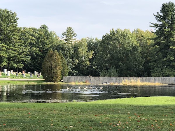 Sanford Oakdale Cemetery grounds