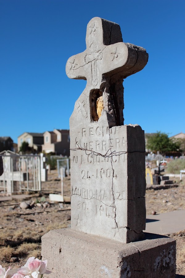 Santa Clara Cemetery grounds