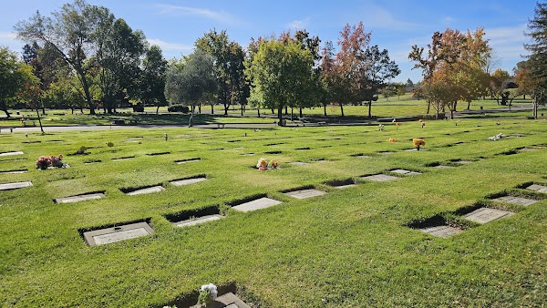 Santa Rosa Memorial Park grounds