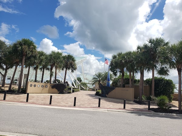Sarasota National Cemetery grounds