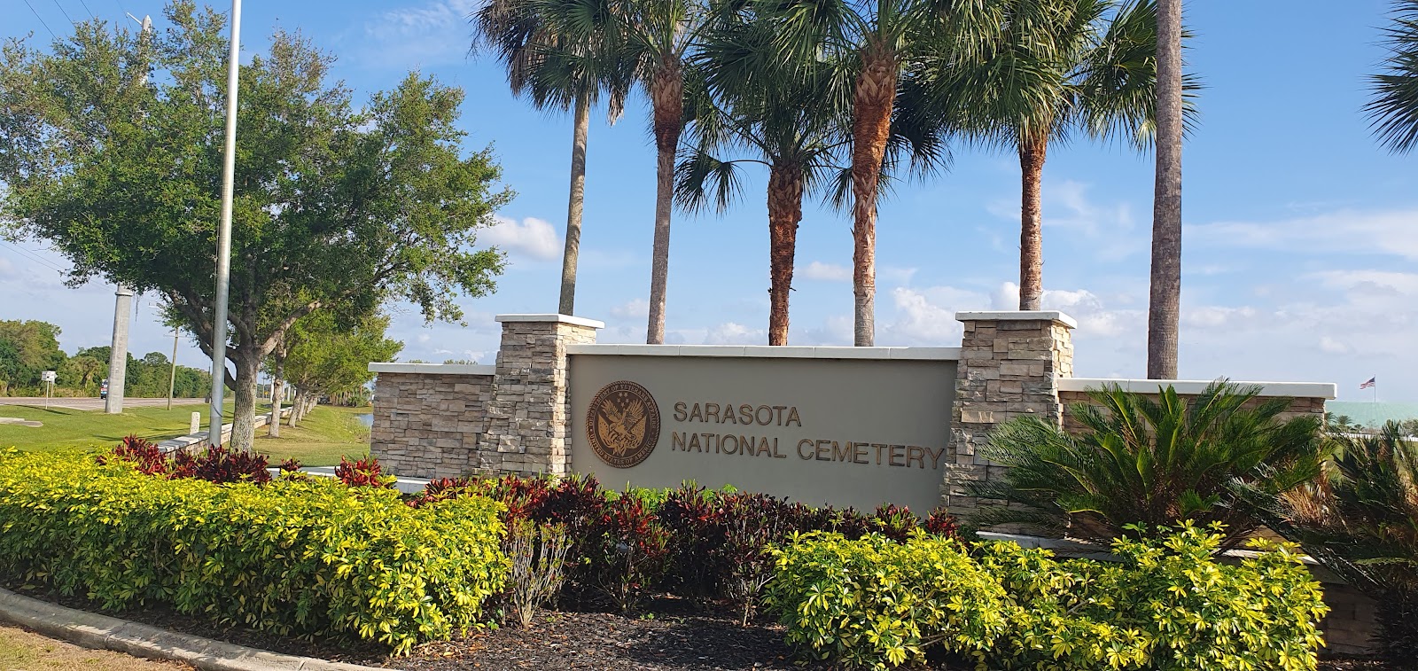 Sarasota National Cemetery cemetery grounds and headstones