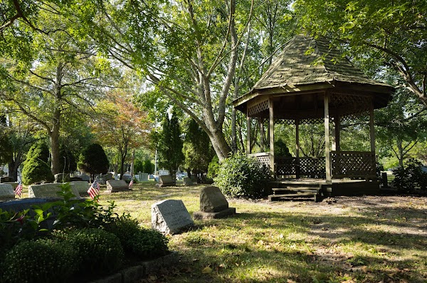 Seaside Cemetery Co grounds