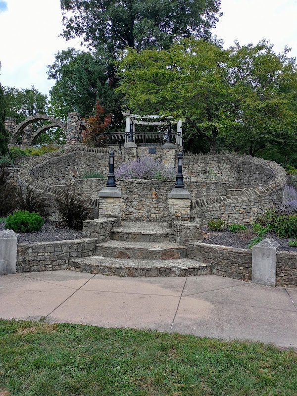 Shadyside Memorial Park Chinese Gardens grounds