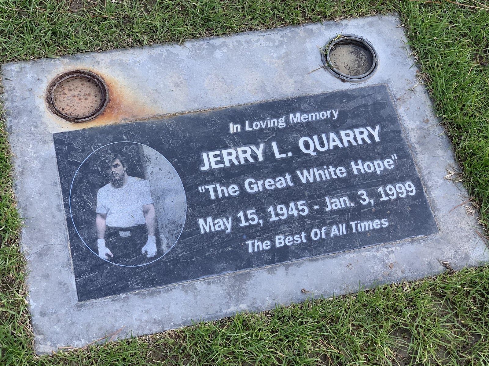 Shafter Memorial Park cemetery grounds and headstones