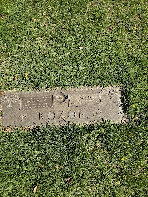 Sharon Memorial Park grounds
