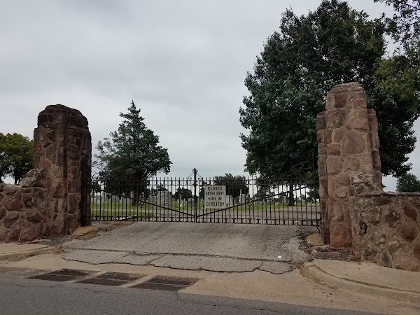 Shawnee Fairview Cemetery grounds