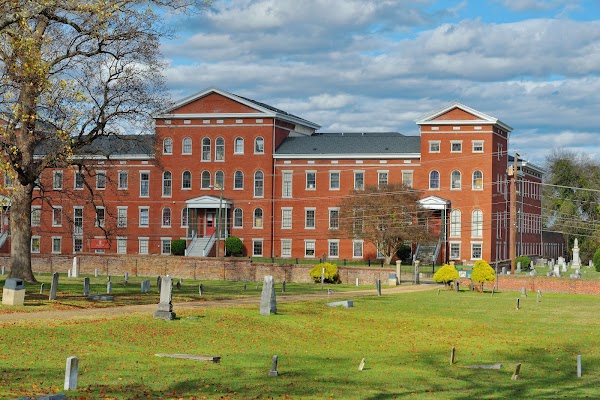Shockoe Hill Cemetery grounds