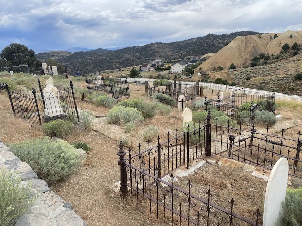 Silver Terrace Cemetery grounds