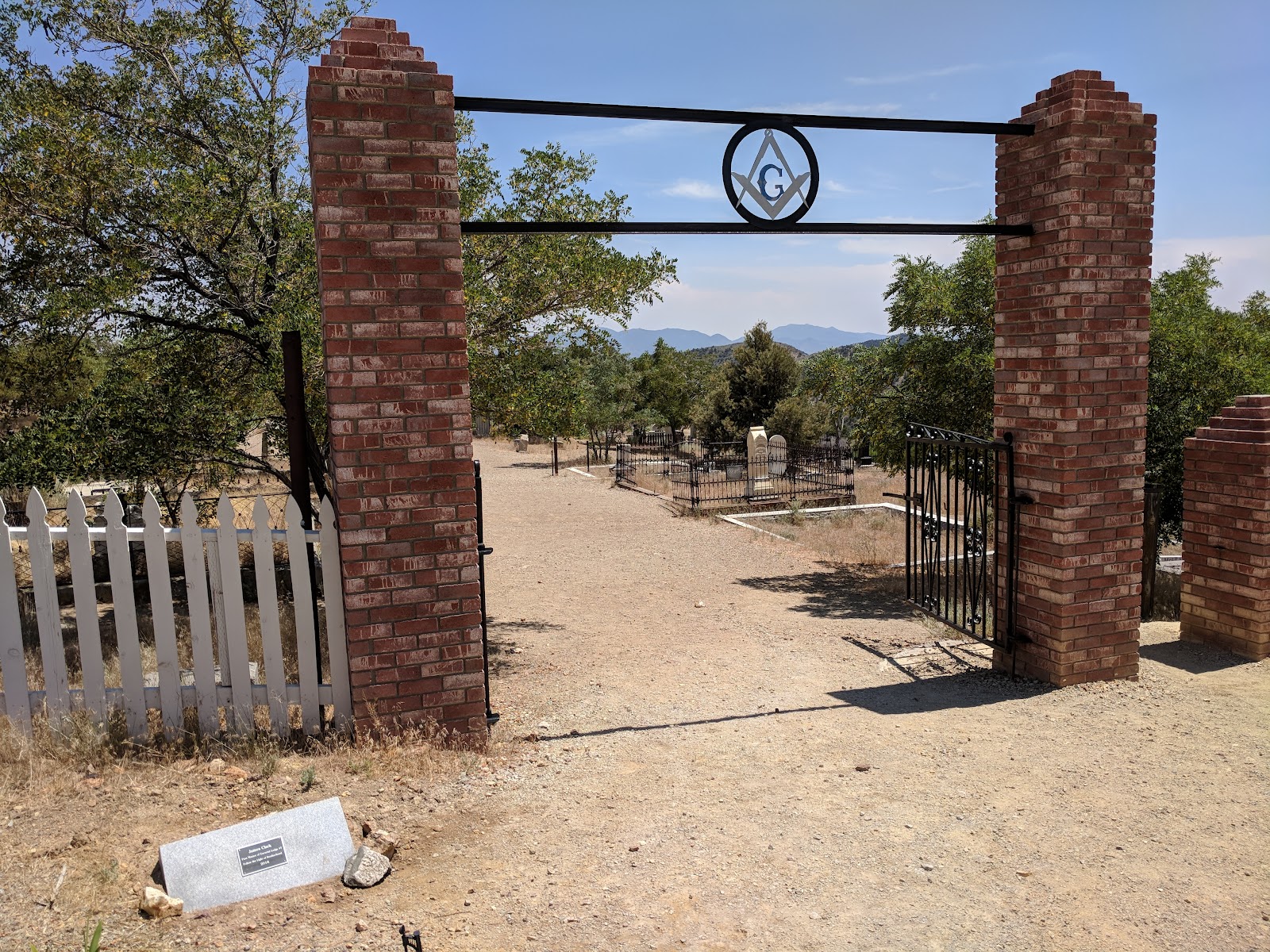 Silver Terrace Cemetery cemetery grounds and headstones