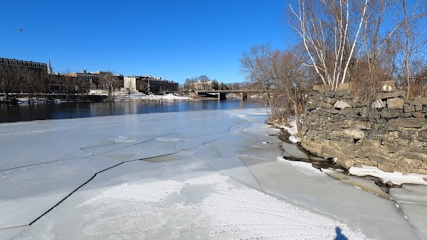 Simard-payne memorial park grounds