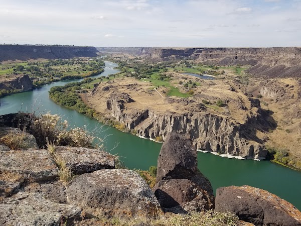 Snake River Canyon National Cemetery grounds