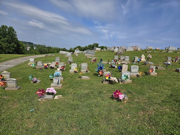 Somerset Cemetery grounds