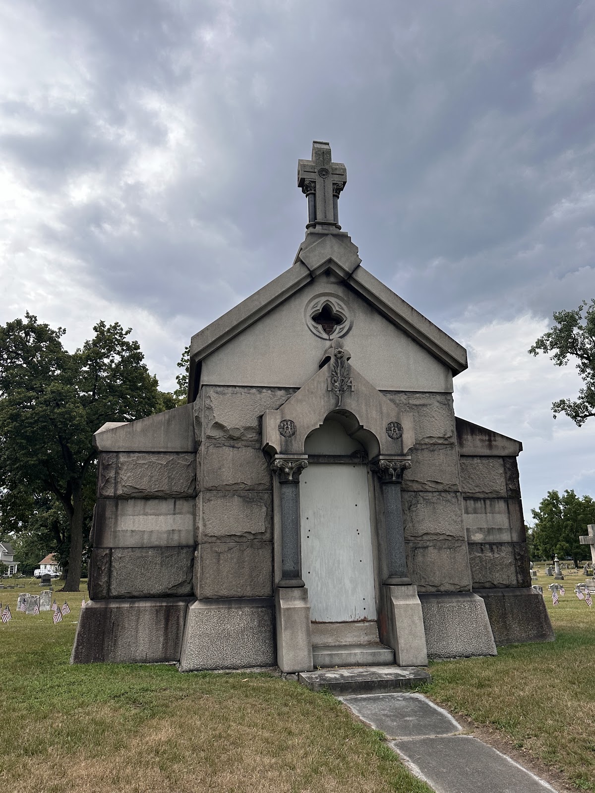 South Bend City Cemetery cemetery grounds and headstones