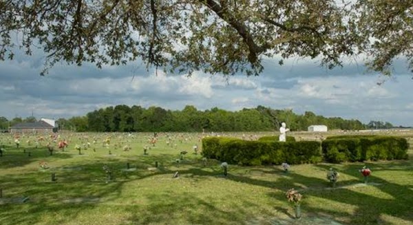 Southern Memorial Gardens Cemetery grounds