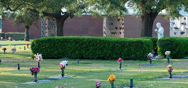 Southern Memorial Gardens Cemetery grounds