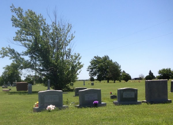 Spring Creek Memorial Cemetery grounds