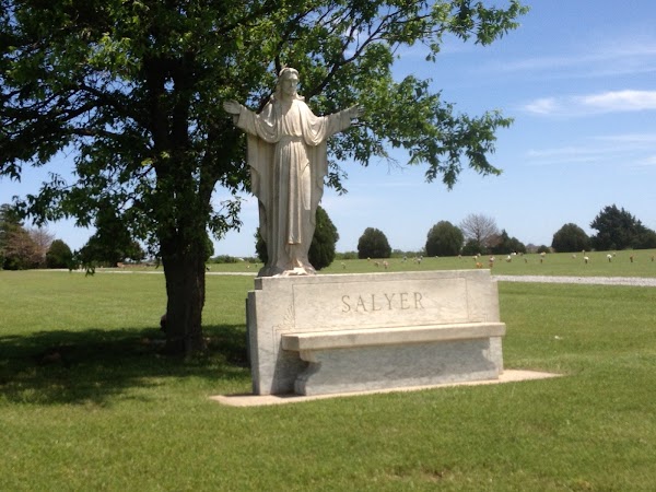 Spring Creek Memorial Cemetery grounds