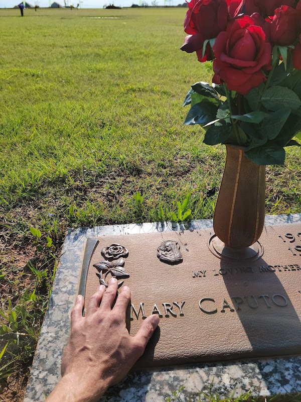 Spring Creek Memorial Cemetery grounds