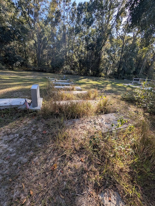 Spring Hill Cemetery grounds