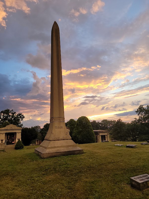 Spring Hill Cemetery grounds