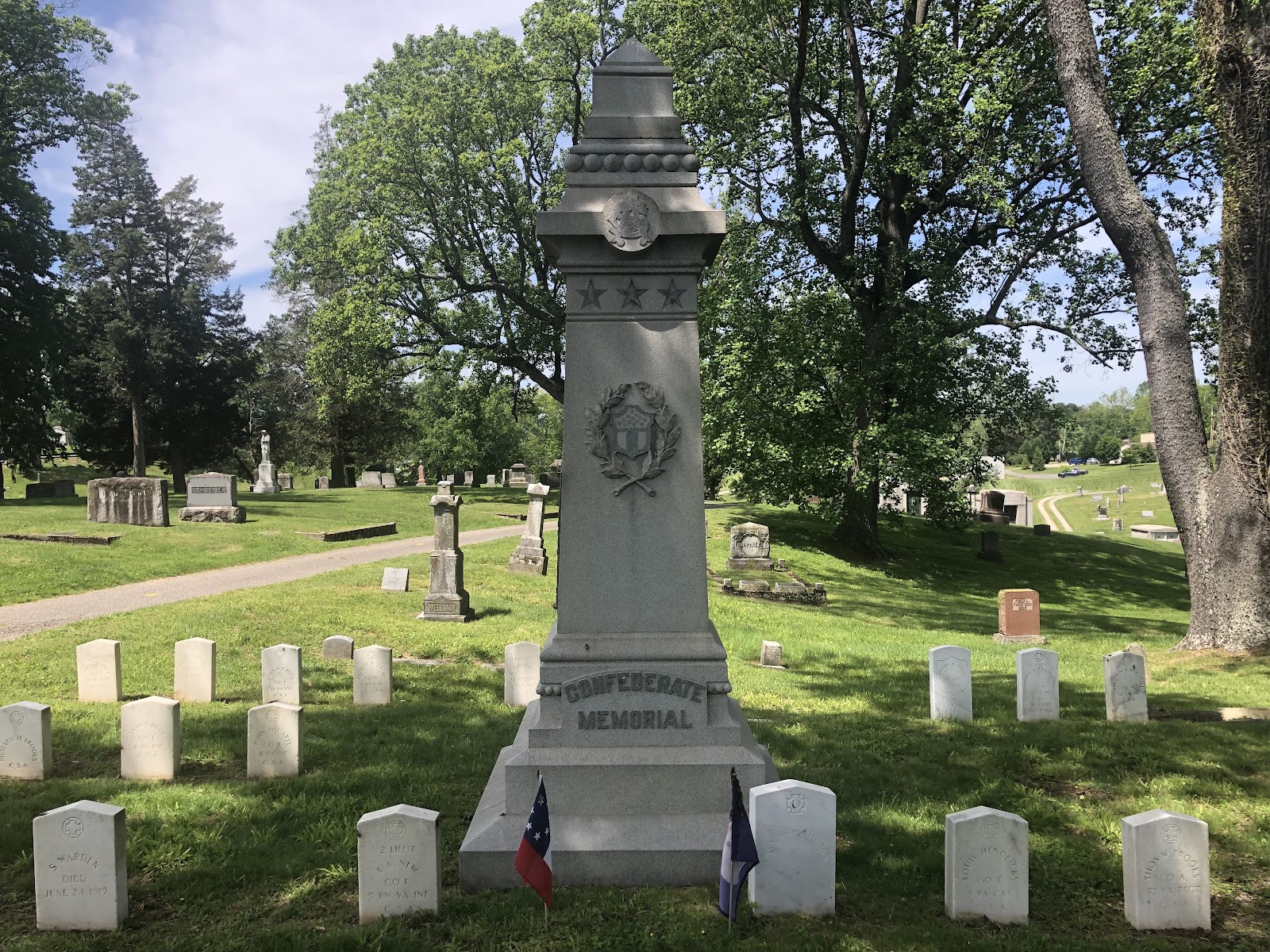 Spring Hill Cemetery cemetery grounds and headstones