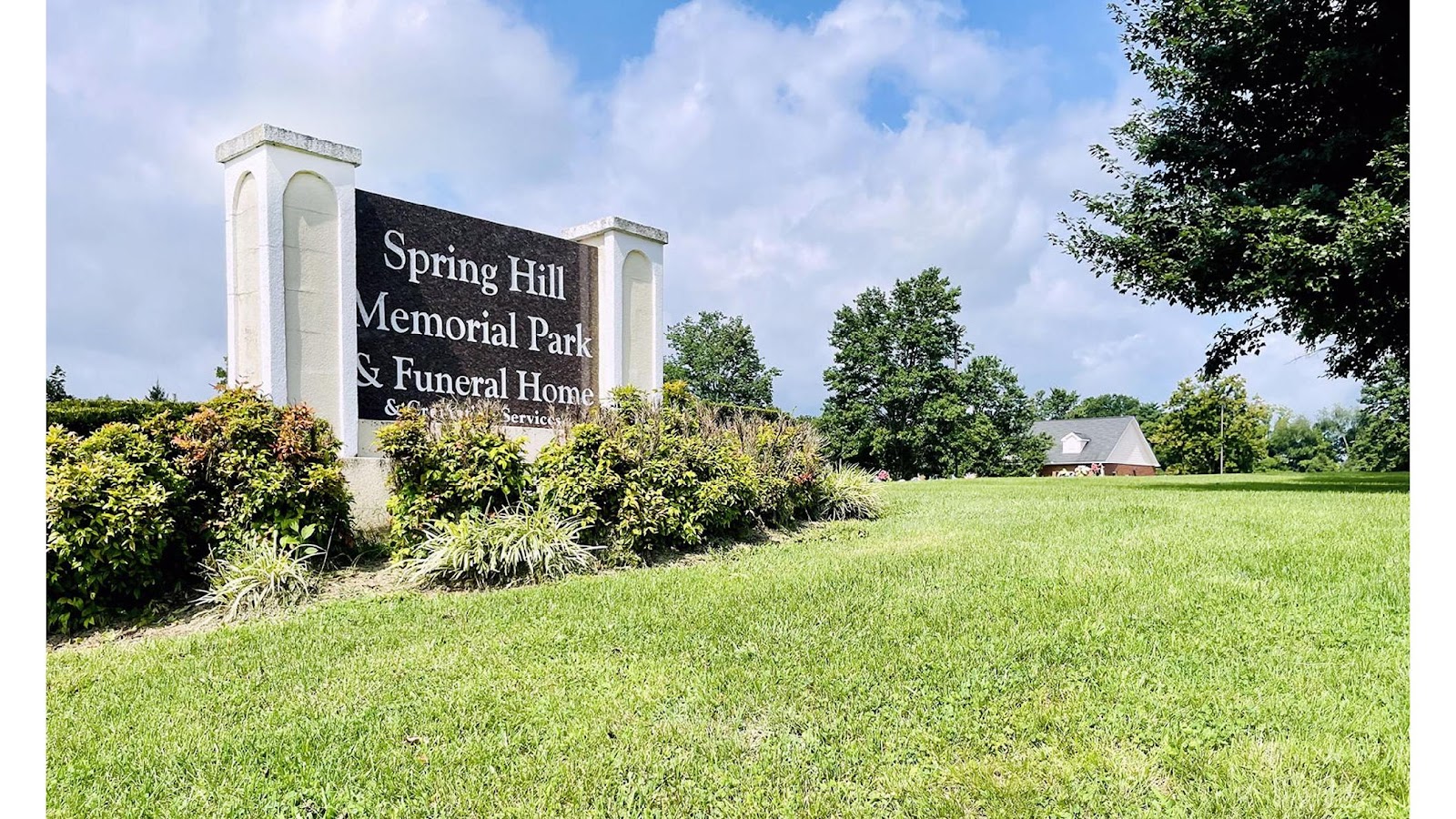 Spring Hill Memorial Park, Funeral Home & Cremation Services cemetery grounds and headstones