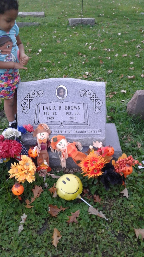 Spring Lake Cemetery grounds