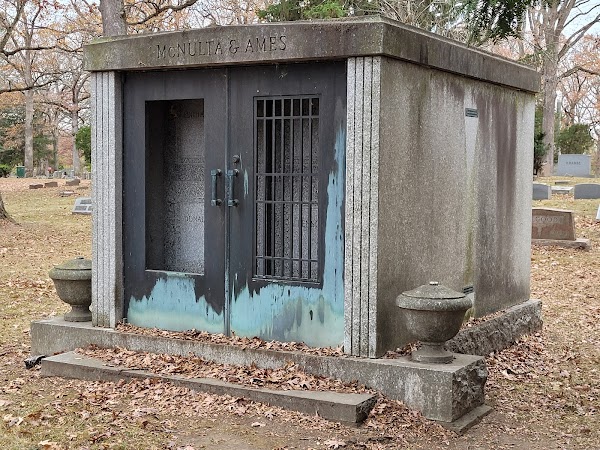 Spring Vale Cemetery grounds
