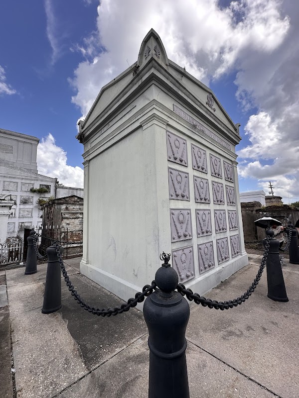 St. Louis Cemetery No. 1 Official Tour grounds