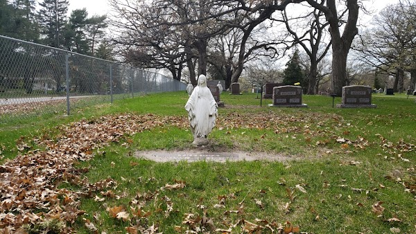 St. Mary of the Lake Cemetery grounds