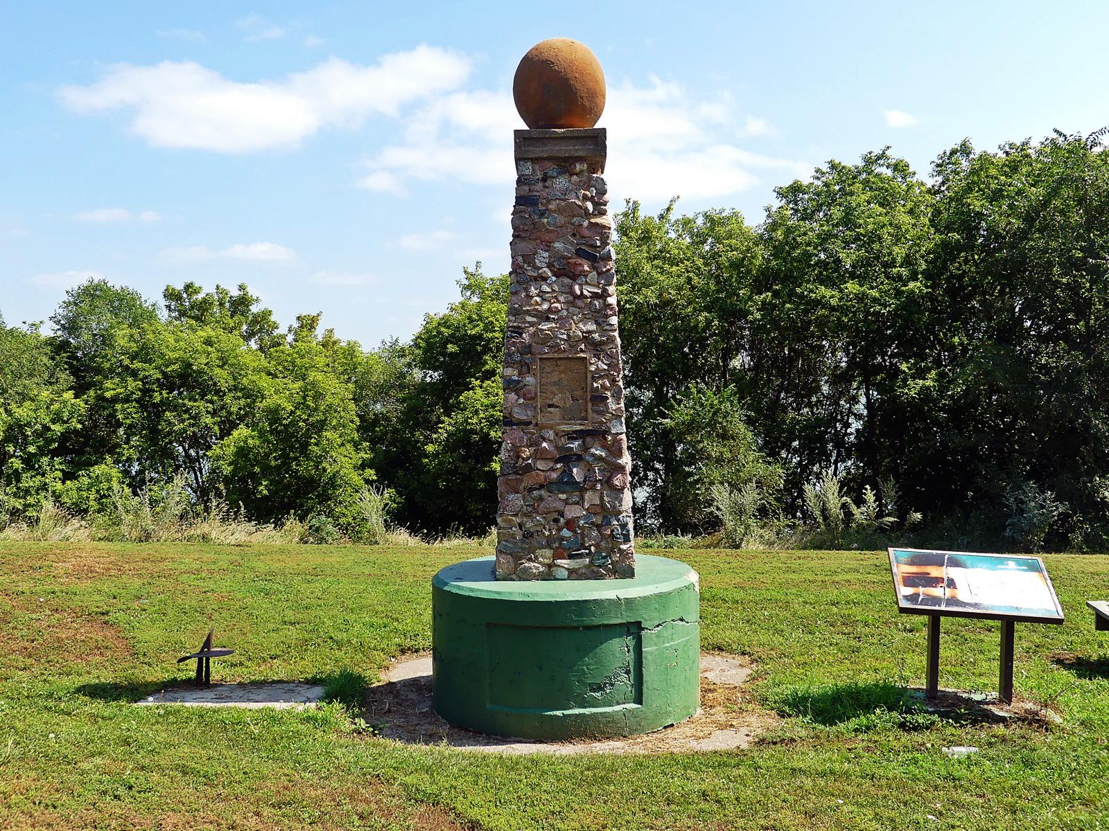 Standing Rock Monument headstone and grounds