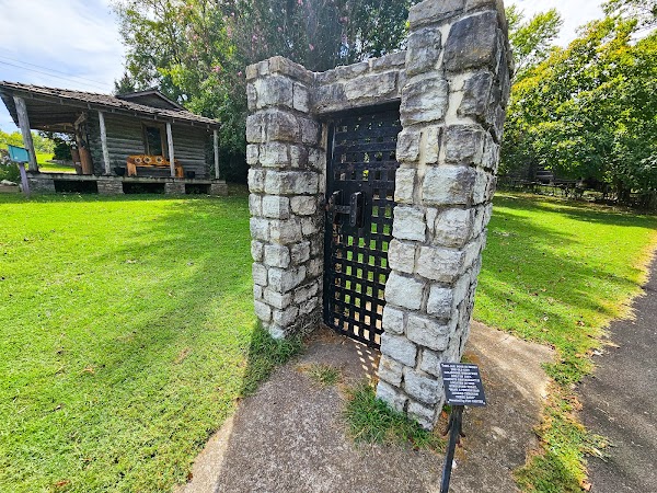 Stone Bridge Memorial Park grounds