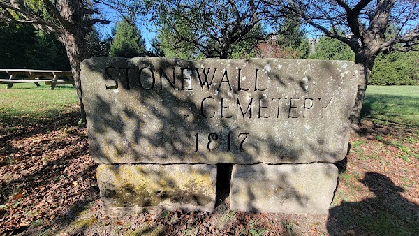 Stonewall Cemetery grounds