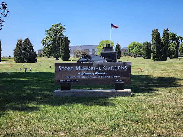 Story Memorial Gardens Cemetery grounds