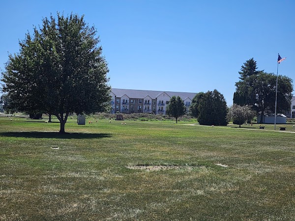 Story Memorial Gardens Cemetery grounds