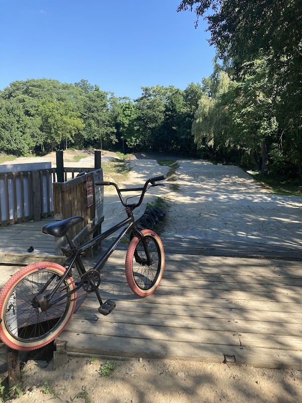 Sullivan Memorial Park grounds
