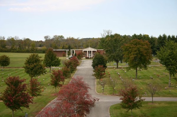 Sumner Memorial Gardens grounds