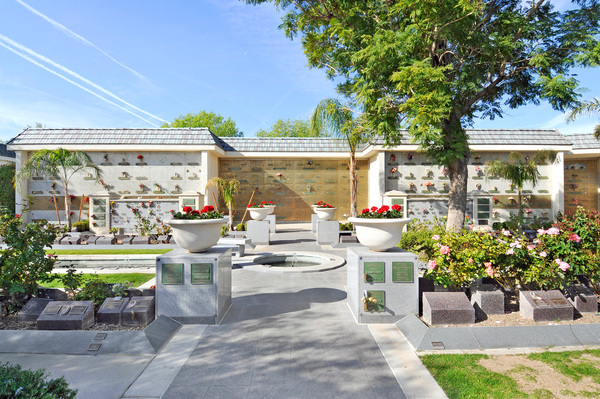 Sunland Memorial Park, Mortuary & Cremation Center grounds