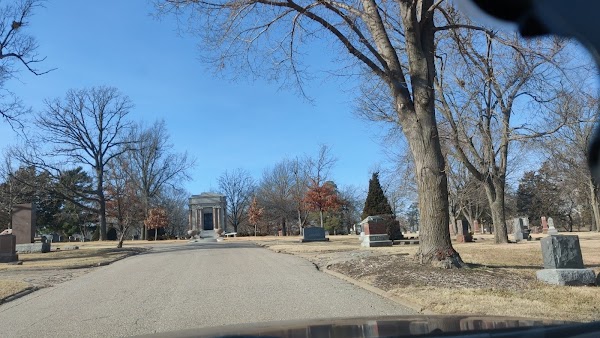 Sunset Cemetery grounds